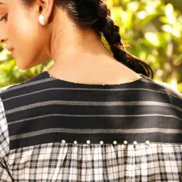 Jaypore White Checked Hand Woven Straight Fit Kurta image 5