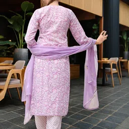 Aaghnya Women Viscose Rayon Printed Kurta Sets image 4