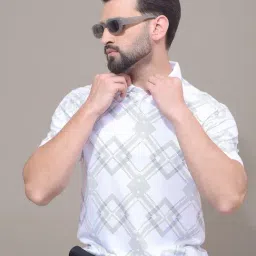 Crimsoune Club White Cotton Slim Fit Self Polo T-Shirt-image-10
