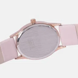 DressBerry Women Dial & Straps Analogue Watch UT-A8624-WHT-DB image 3