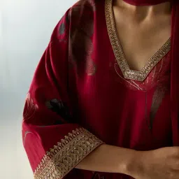 Vark by Westside Red Floral Pattern A-Line Ethnic Set image 4