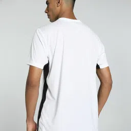 Puma RUNNING TEAM BUSINESS White-Puma Black Regular Fit Colour Block Sports T-Shirt image 2
