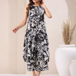 Janasya Women's Black & White Rayon Floral Printed A-line Kurta With Culotte Set image 5