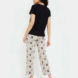 Ginger by Lifestyle Black & White Cotton Printed T-Shirt Pyjamas Set image 2