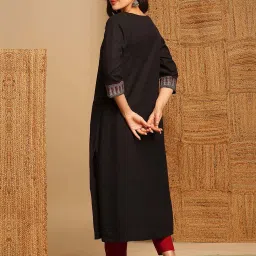 Kami Kubi Black Cotton Printed Straight Kurta image 2