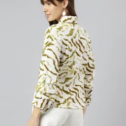 Latin Quarters Green Printed Shirt image 2