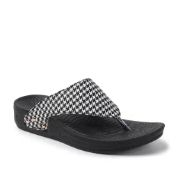 Carlton London Women's Black Flip Flops image 2