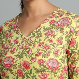 NAVYAAZRI Women Floral Printed Regular Pure Cotton Kurta & Palazzos With Dupatta image 5