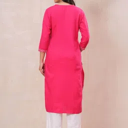 VAALI Women Embroidered Regular Thread Work Kurta with Pyjamas & Dupatta image 3