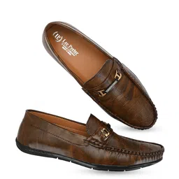 LEEPEETER Men Textured Formal Loafers image 4