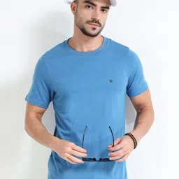 INVICTUS Men Solid Round Neck Cotton T-shirt image 3