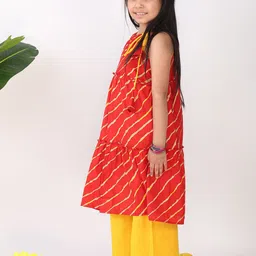 Sangria Girls Leheriya Printed Regular Pure Cotton Kurta with Palazzos Set image 2