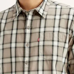 Levis Men Classic Slim Fit Checked Casual Shirt image 2