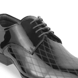 Mochi Men Leather Formal Derbys Shoes image 2