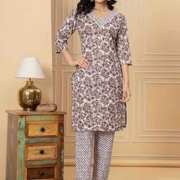 HERE&NOW Floral Printed V-Neck Pure Cotton Straight Kurta & Trousers With Dupatta-picture-31