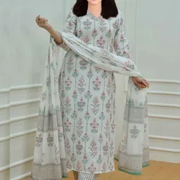 Bholukart Girls Floral Printed Regular Kurta with Trousers & With Dupatta image 3