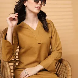 Vastraa Fusion V Neck Straight Kurta image 2