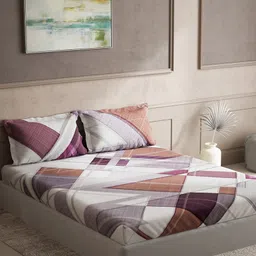 d'decor DDecor White Burgundy Geometric Cotton 140 TC King Bedsheet with 2 Pillow Covers image 1