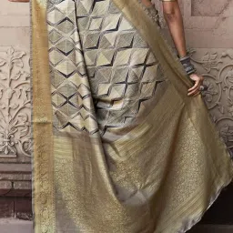 Elora Beige & Grey Silk Woven Saree With Unstitched Blouse image 3