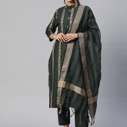 GULMEHAK Ethnic Motifs Printed Mandarin Collar Straight Kurta With Trousers & Dupatta-picture-14