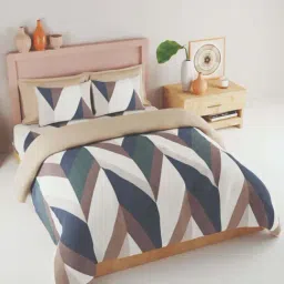 Bianca Tokyo Bay Geometric Beige & Navy 192 TC Fabric King Bedsheet with 2 Pillow Covers-image-2