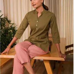 Women Solid Cotton Blend Straight Kurta-image-92