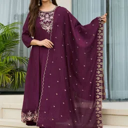 CANIZZARO Women Ethnic Motifs Embroidered Panelled Thread Work Kurta with Trousers & With Dupatta-picture-23