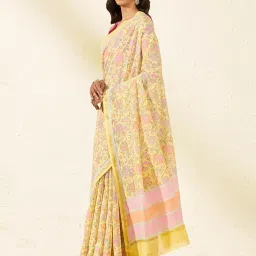 Taneira Yellow Printed Saree With Unstiched Blouse image 3