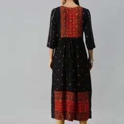 SHOWOFFFF Black Cotton Printed Calf Length Straight Kurta image 2