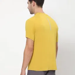Dida Yellow Polyster Regular Fit Solid T-Shirt image 2