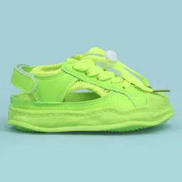 Babyoye Solid Colour Casual Shoes With Lace Up Closure - Green image 4