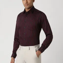 Van Heusen Black Slim Fit Striped Shirt image 3