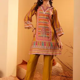 Varanga Women Chevron Printed Kurta with Trousers-image-63