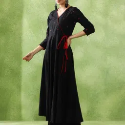 Jaipur Kurti Black Pure Cotton Embroidered Kurta Pants Set image 4