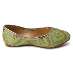 boyz n galz Threadwork Detailed & Sequins Embellished Mojaris - Green image 4