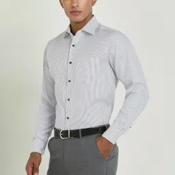 Allen Solly Grey Cotton Regular Fit Striped Shirt image 3