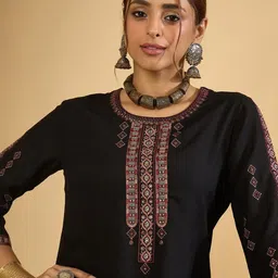 Indo Era Women Ethnic Motifs Embroidered Regular Thread Work Kurta with Trousers image 3