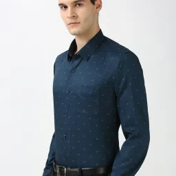 Peter England Navy Cotton Regular Fit Checks Shirt image 3