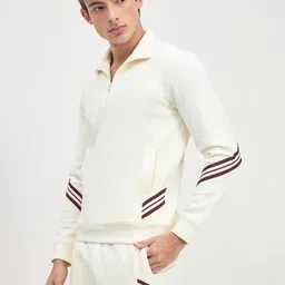 Iconic Men Colourblocked Sweatshirt image 4