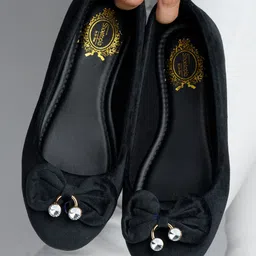 Shoetopia Stones Embellished Bow Applique Detailed Ballerinas - Black-picture-32