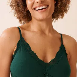 La Vie en Rose Lace Trim Shoulder Straps Non Padded Crop Camisoles image 2