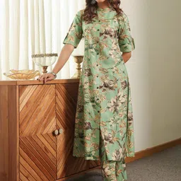 DIVASTRI Women Floral Printed Regular Kurta with Palazzos image 2