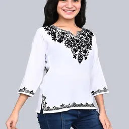 Naida Ethnic Motifs Embroidered V-Neck Thread Work Thread Work Kurti-picture-23