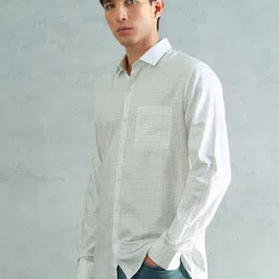 Arrow Men Slim Fit Checked Smart Formal Shirt image 5