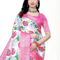 J 6 DESIGNER Women Floral Printed Zari Saree image 4