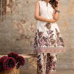 AUTUMN LANE Women Floral Printed Pure Cotton Kurta With Trousers-image-4