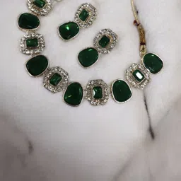 Women Click Set Of 2 Stones Studded Jewellery Set image 4