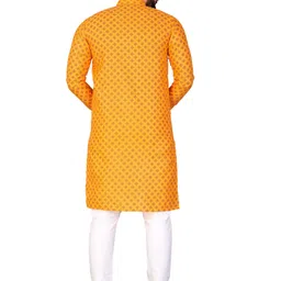 freluro Men Printed Cotton Blend Straight Kurta image 2