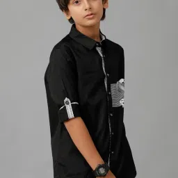 Under Fourteen Only Boys Black Cotton Printed Shirt image 4