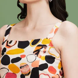 Globus Beige Printed Crop Top With Skirt image 4